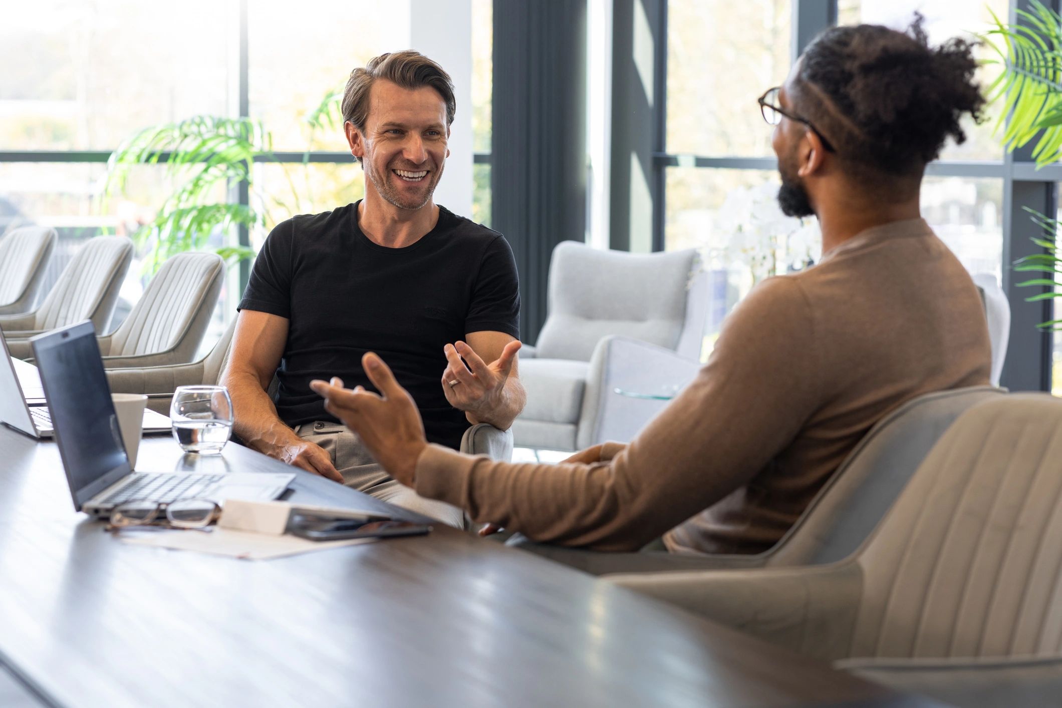 Recruiter and candidate in a professional interview